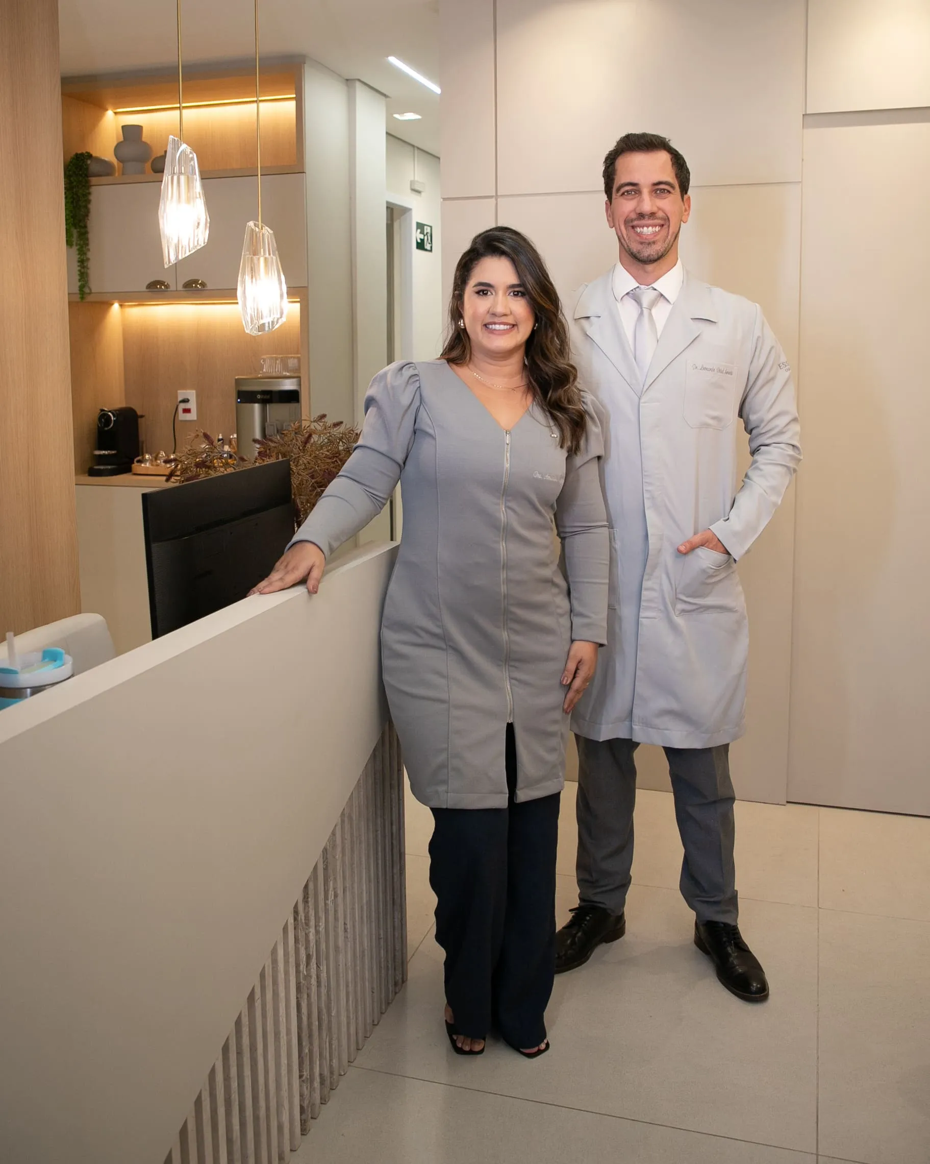 Dr. Leonardo Swerts e Dra. Amanda Carregal